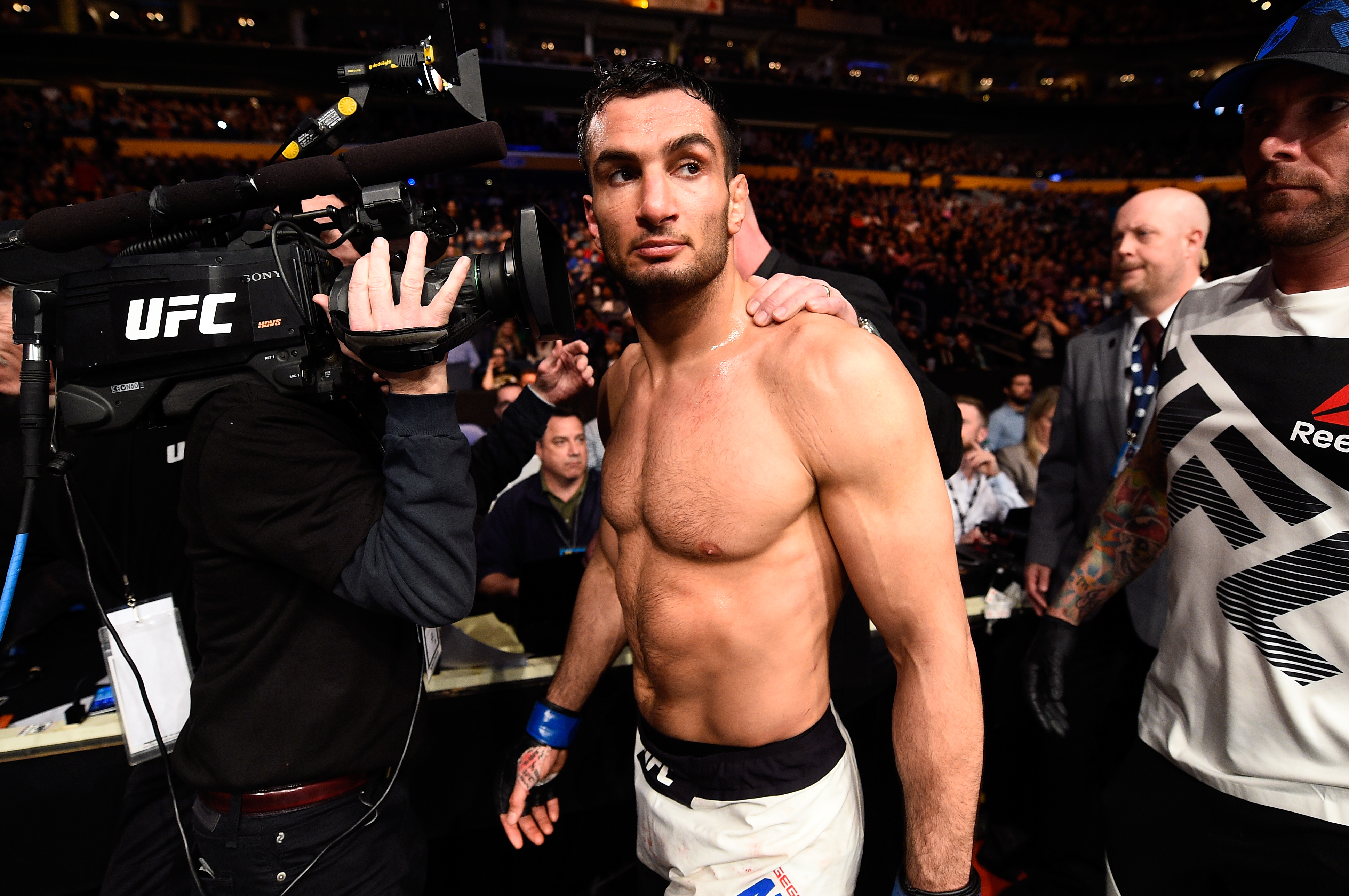 UFC 210: Weidman v Mousasi