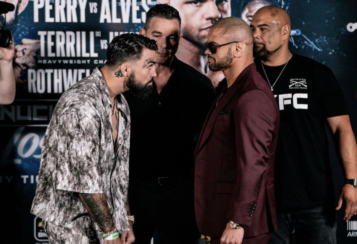 Mike Perry and Thiago Alves at BKFC KnuckleMania 4